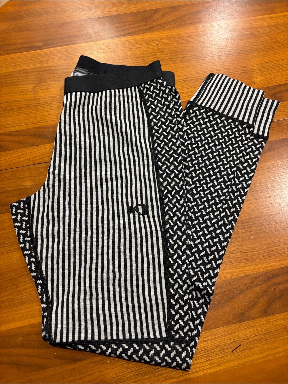 Kari Traa Black & White Patterned Thermal Joggers